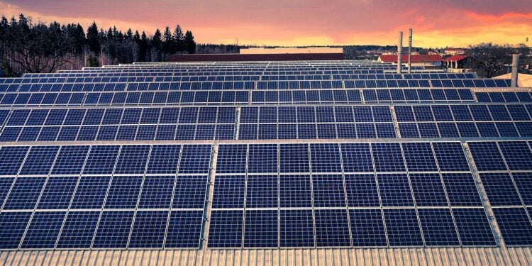 Investidores de energia solar precisam saber decisão da Justiça - Imagem: Pixabay