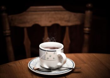 Sinais de envelhecimento podem ser combatidos com esse chá - Imagem: Pixabay
