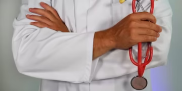 Médico - Reprodução/iStock