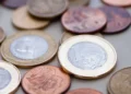 Moeda rara de R$ 1 pode ser vendida por valor maior que carro usado - Imagem: Marcello Casal jr/Agência Brasil