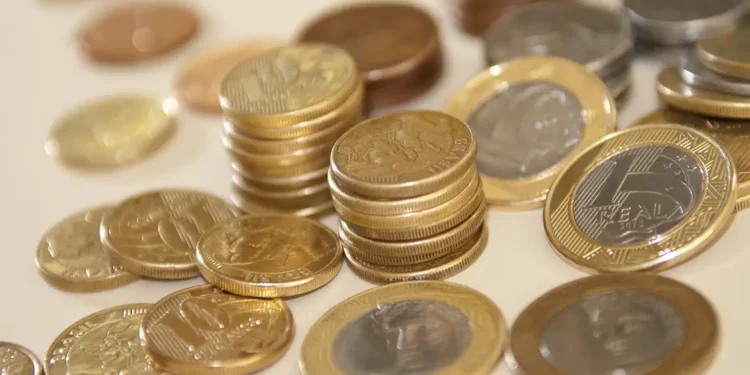Moeda rara de R$ 1 pode valer até R$ 7 mil: alerta do Banco Central aos brasileiros - Imagem: Agência Brasil
