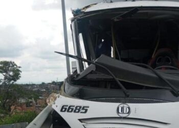 Ônibus com alunos tomba e deixa 11 mortos na Colômbia - Imagem: reprodução/redes sociais