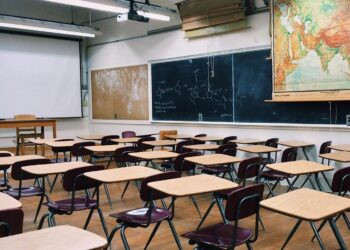 Professor é demitido após dar aula com mitologia para alunos - Imagem: Pixabay