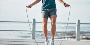 Pulando corda - Reprodução/iStock
