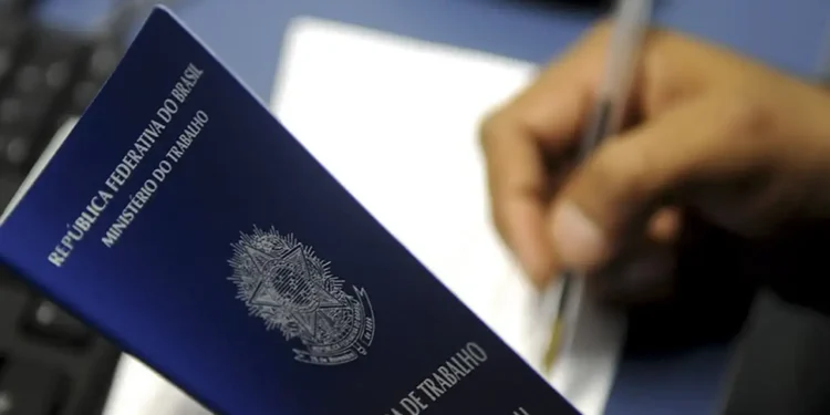 Benefício para trabalhador de carteira assinada é chocante - Imagem: Agência Brasil