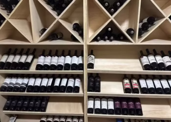 Vinhos em escritório são apreendidos sem nota fiscal pela Polícia - Imagem: Divulgação/Polícia Federal