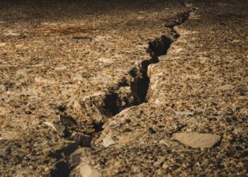 Pulsação da Terra está dividindo continente e novo oceano deve surgir
