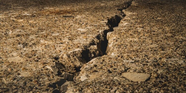 Pulsação da Terra está dividindo continente e novo oceano deve surgir