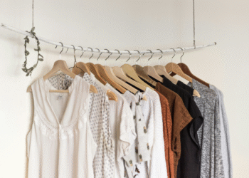 Roupas que duram mais tempo na moda vira tendência