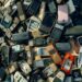Brasil recicla só 3 % do lixo eletrônico, mas já extrai ouro de celulares