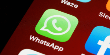 WhatsApp testa versão paga no Brasil com recursos inéditos