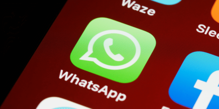 WhatsApp testa versão paga no Brasil com recursos inéditos