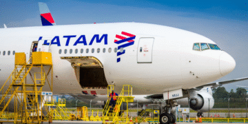 Latam reforça classe intermediária com mais espaço e tela 4K