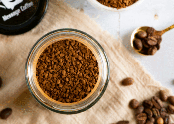 Estudo liga consumo de café instantâneo a doença ocular comum