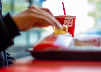 "Cornos" vão ganhar sanduíche de graça no Burger King - Imagem: Pixabay
