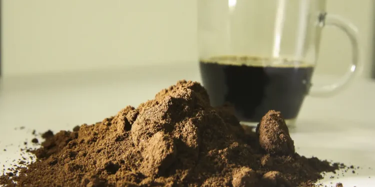 Matéria-prima desses cafés é imprópria para consumo - Imagem: Marcello Casal Jr/Agência Brasil