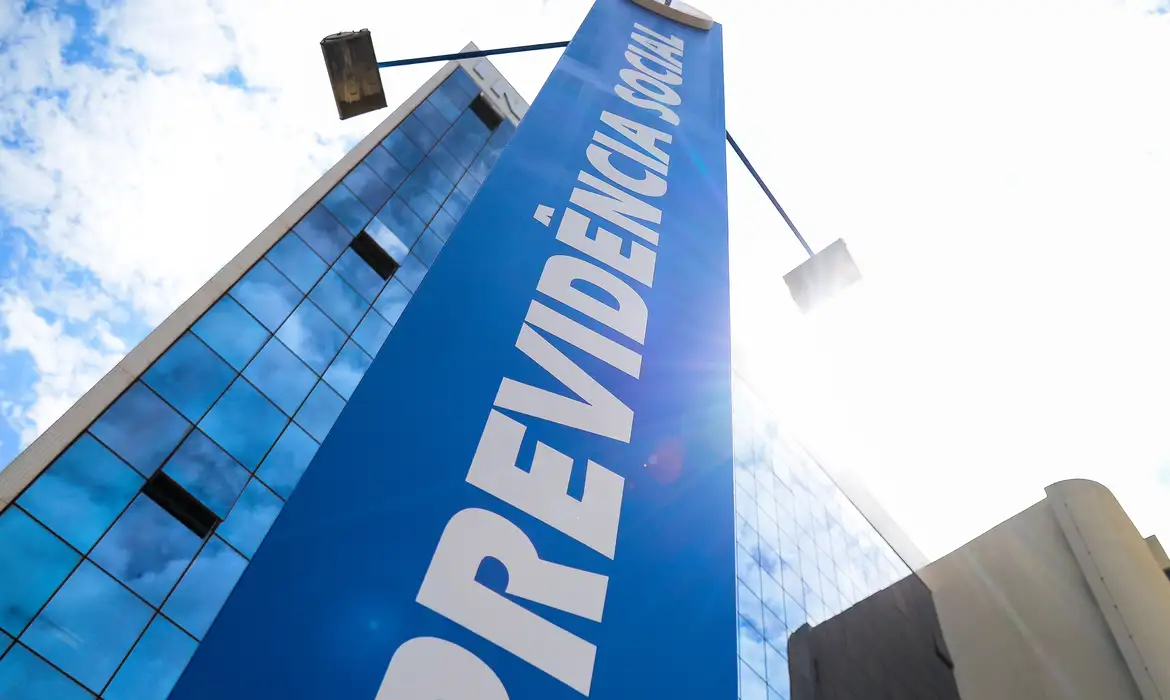 EMPRESAS VENDEM LISTA DO INSS