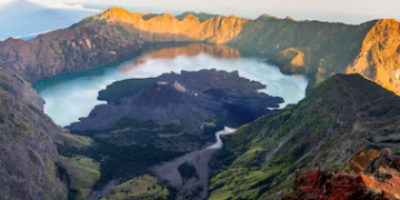 Monte Rinjani, na Indonésia. Foto: farizun amrod/Adobe Stock