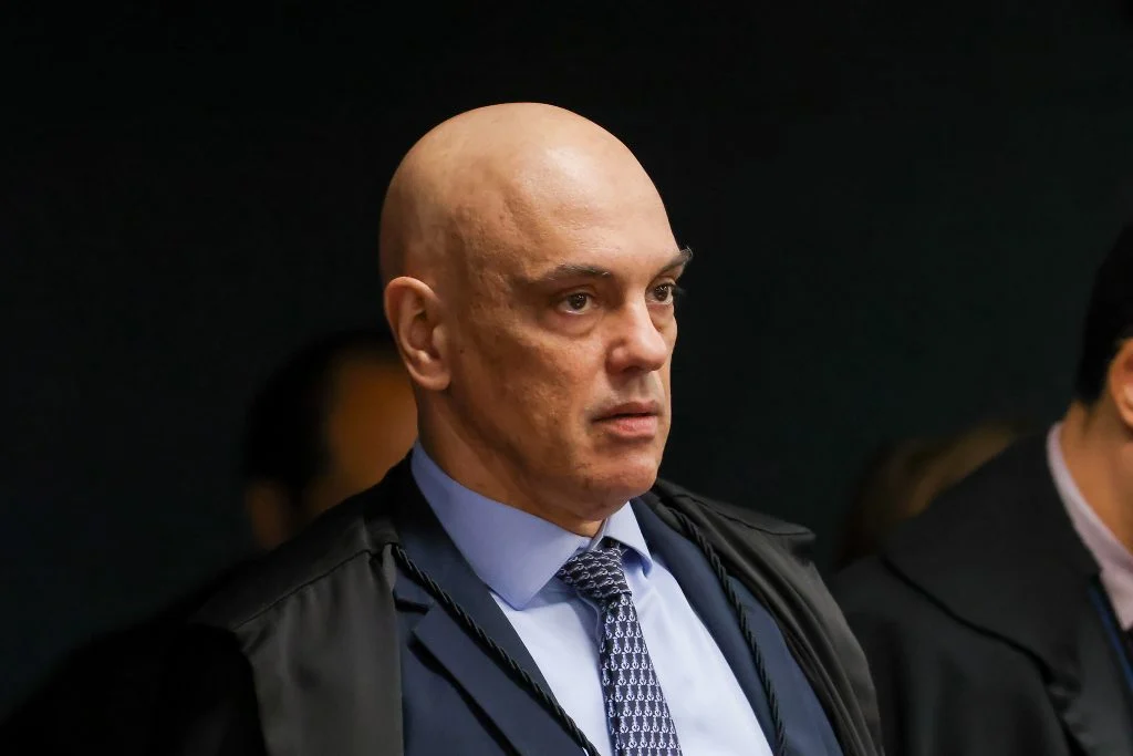 Moraes suspende decretos sobre aumento do IOF e convoca conciliação entre Poderes
