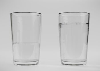 Teorias da conspiração são criadas por causa de copo com água no espaço - Imagem: Pixabay