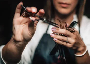 Corte de cabelo - Reprodução/iStock