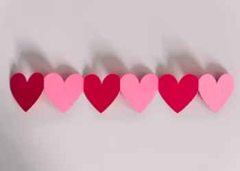 Signos que vão arranjar um amor antes de começar 2026