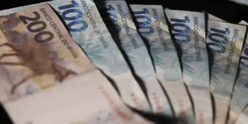 Veja como recuperar parte dos R$ 9,7 bilhões esquecidos nos bancos - Imagem: José Cruz/Agência Brasil