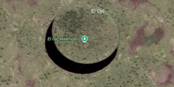 Fenômeno natural revela ilha giratória de 118 m na Argentina - Imagem: Reprodução/Google Earth