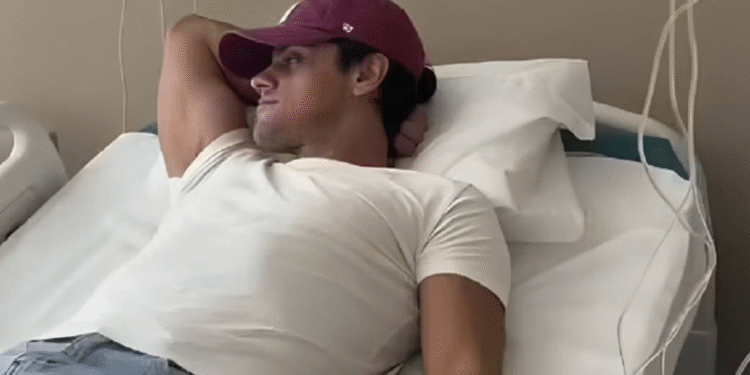 O ator Felipe Simas relata susto com neurite óptica e alerta sobre doença rara que pode causar perda de visão