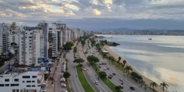 Florianópolis, capital de Santa Catarina, é conhecida como a Ilha da Magia