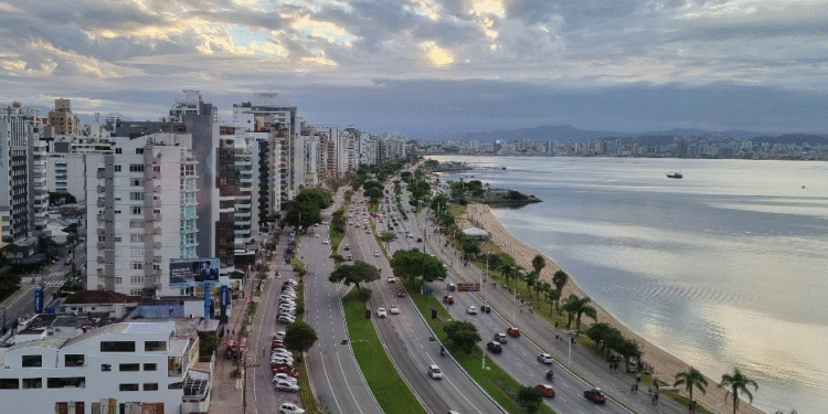 Florianópolis, capital de Santa Catarina, é conhecida como a Ilha da Magia