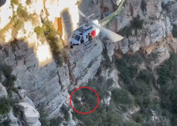 Turista sobrevive três dias em cânion no Arizona após queda de 120 metros