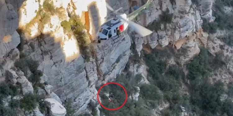 Turista sobrevive três dias em cânion no Arizona após queda de 120 metros