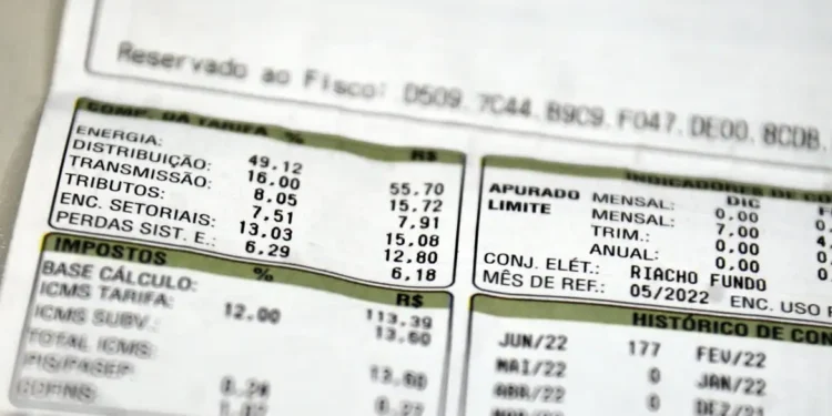 Luz mais cara? Veja como cortar a conta em até 40% - Imagem: Marcello Casal Jr/Agência Brasil