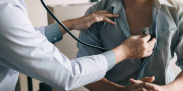 Médico - Reprodução/iStock