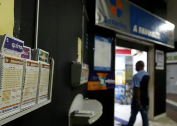 Apostador não verifica os números e fica sem saber que está milionário - Imagem:  Tânia Rêgo/Agência Brasil