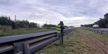 Motociclista é pego a 225 km/h e leva multa de R$ 880 - Divulgação/Polícia Rodoviária