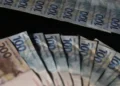 Mulher gasta 2,4 milhões em um dia após receber por engano - Imagem: José Cruz/Agência Brasil