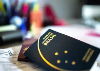 Passaporte - Reprodução/iStock