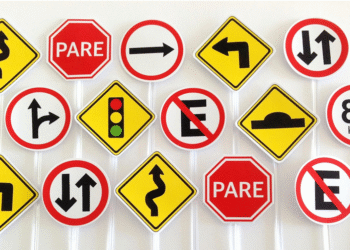 Placas de trânsito - Reprodução