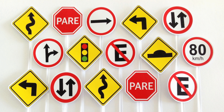Placas de trânsito - Reprodução