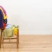 Roupas na cadeira - Reprodução/iStock