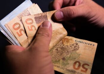 Prefeitura injeta R$ 276 milhões com antecipação de salário em junho - Imagem: Marcello Casal Jr/Agência Brasil