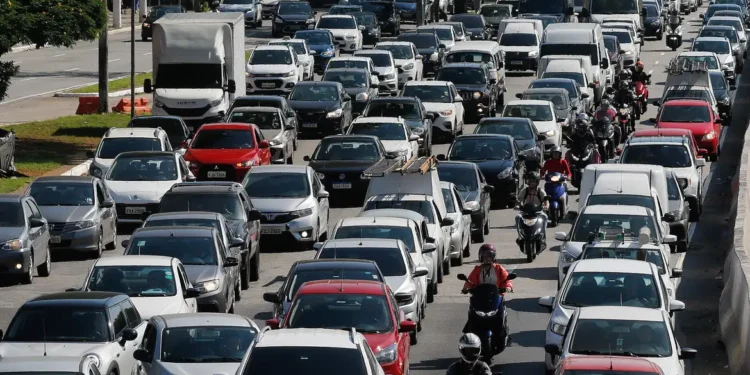 2 mil veículos serão vendidos em leilões pelo Detran - Imagem: Fernando Frazão/Agência Brasil