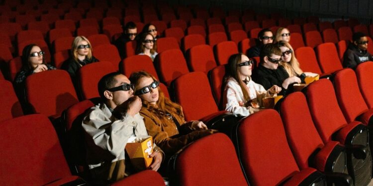 Estudo revela desafios para pessoas com deficiência nos cinemas do Brasil