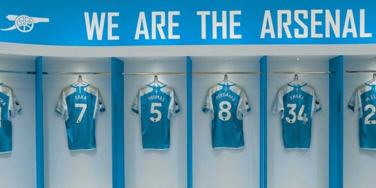 Futebol e moda se unem em camisas que valem mais que um ídolo