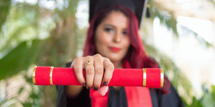 Universidades são obrigadas a emitir diploma digital