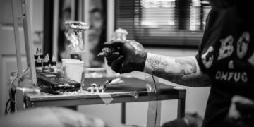 Anestesia para tatuagens é proibido oficialmente pela Anvisa