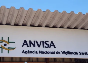 Anvisa interdita 7 fabricantes de alisantes de cabelo - Imagem: Rafa Neddermeyer/Agência Brasil