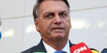 Bolsonaro dá entrevista mesmo após proibição de Moraes - Imagem: Valter Campanato/Agência Brasil